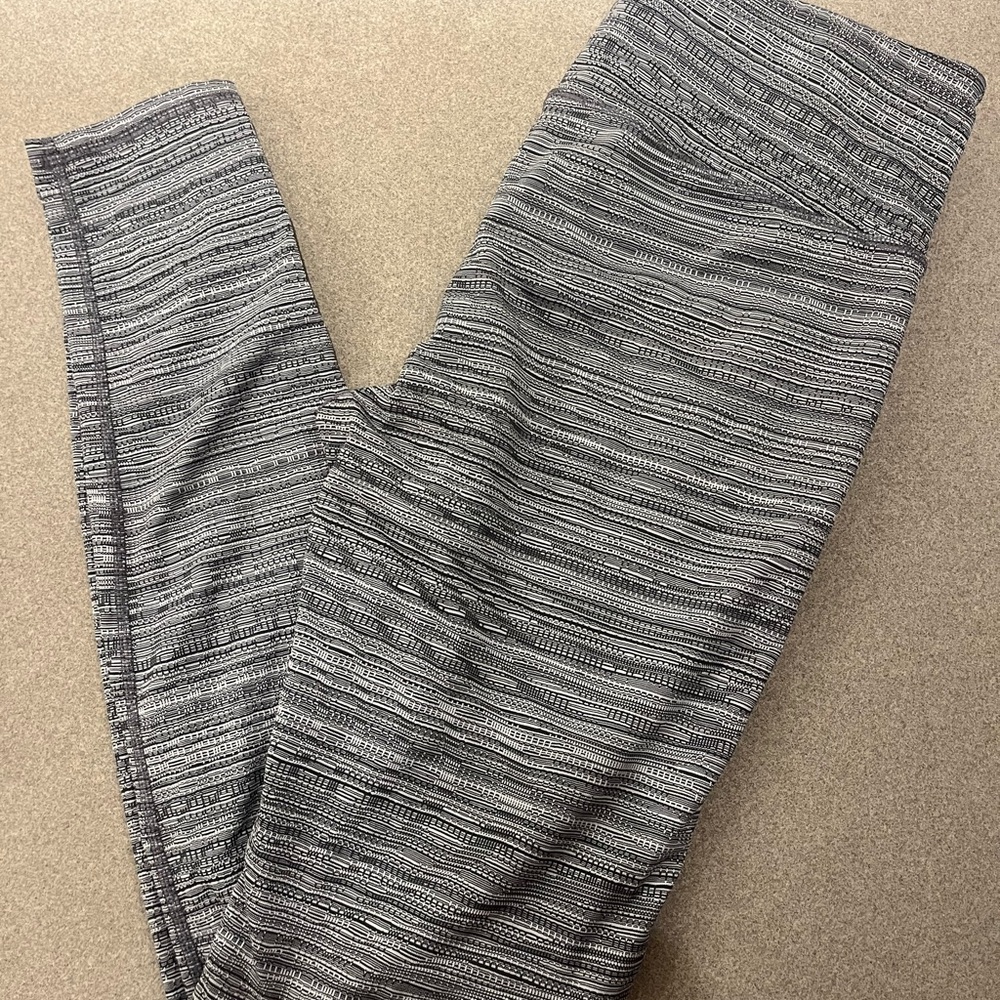 Athleta High Rise Black Gray Jacquard Chaturanga Women’s Leggings, siz medium